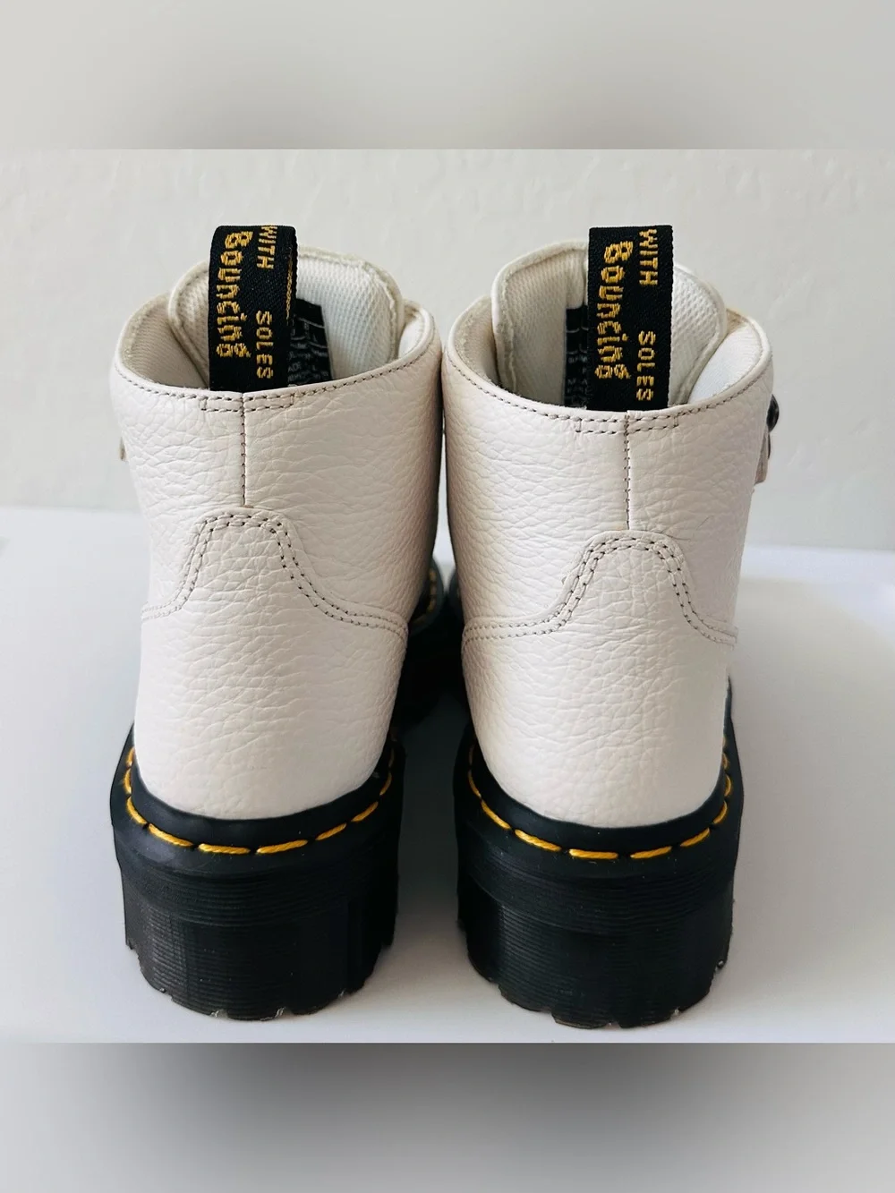 Dr. Martens Devon Flower White Leather Platform Boots Women’s US 8 NEW
